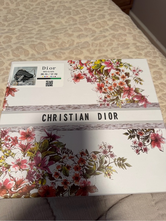 Dior Other - Christian Dior Floral Box and dust bag in Pink, Green and White